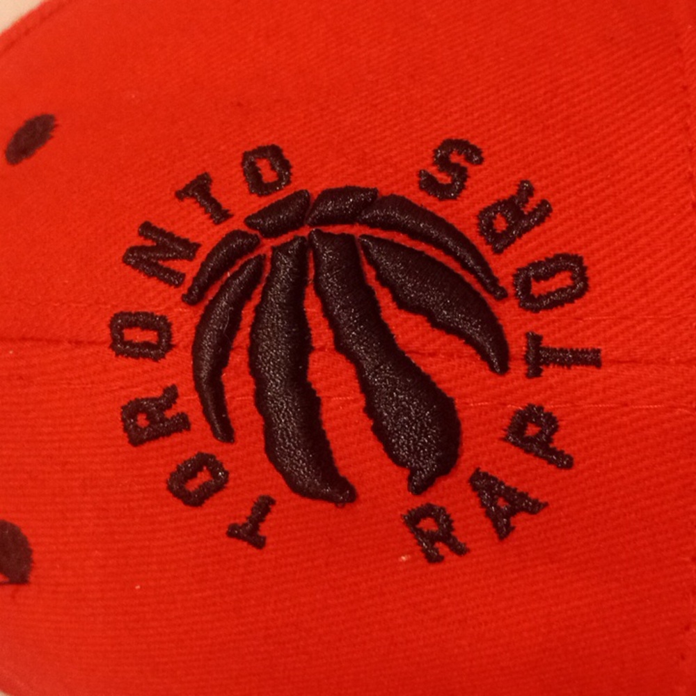 Toronto Raptors Hat (OS) - Picture 3 of 5